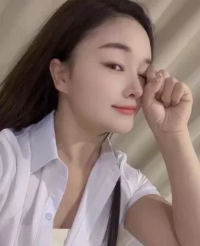 雨花甜美清纯小嫩妹