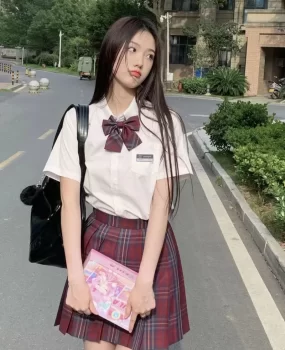 校园技校刚放暑假美少女学姐实习期间兼职