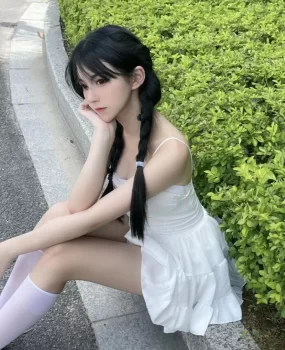 精致五官颜值超高卫校实习小学妹仙女白丝