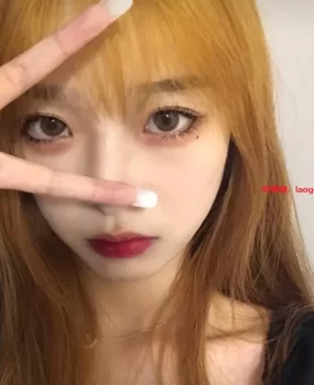 大学学妹兼职，胸弹逼嫩